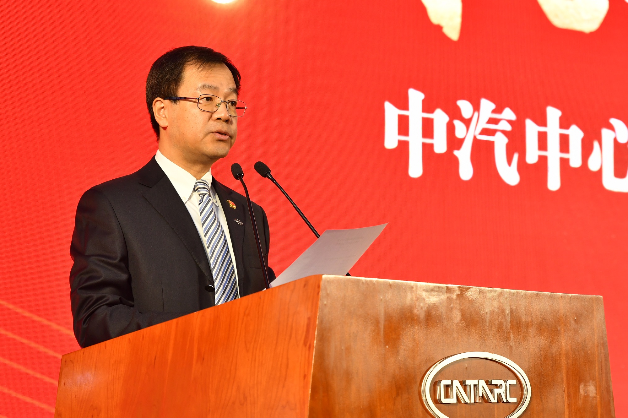李洧.JPG