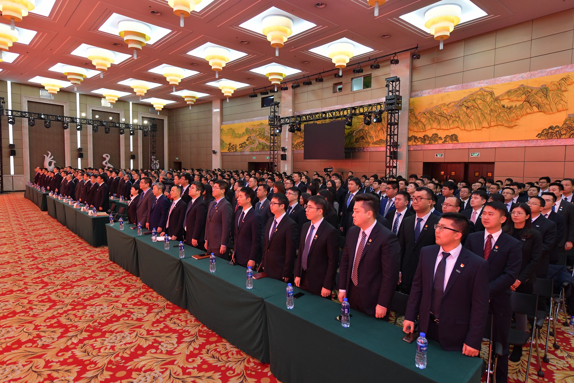 奏唱国歌.JPG